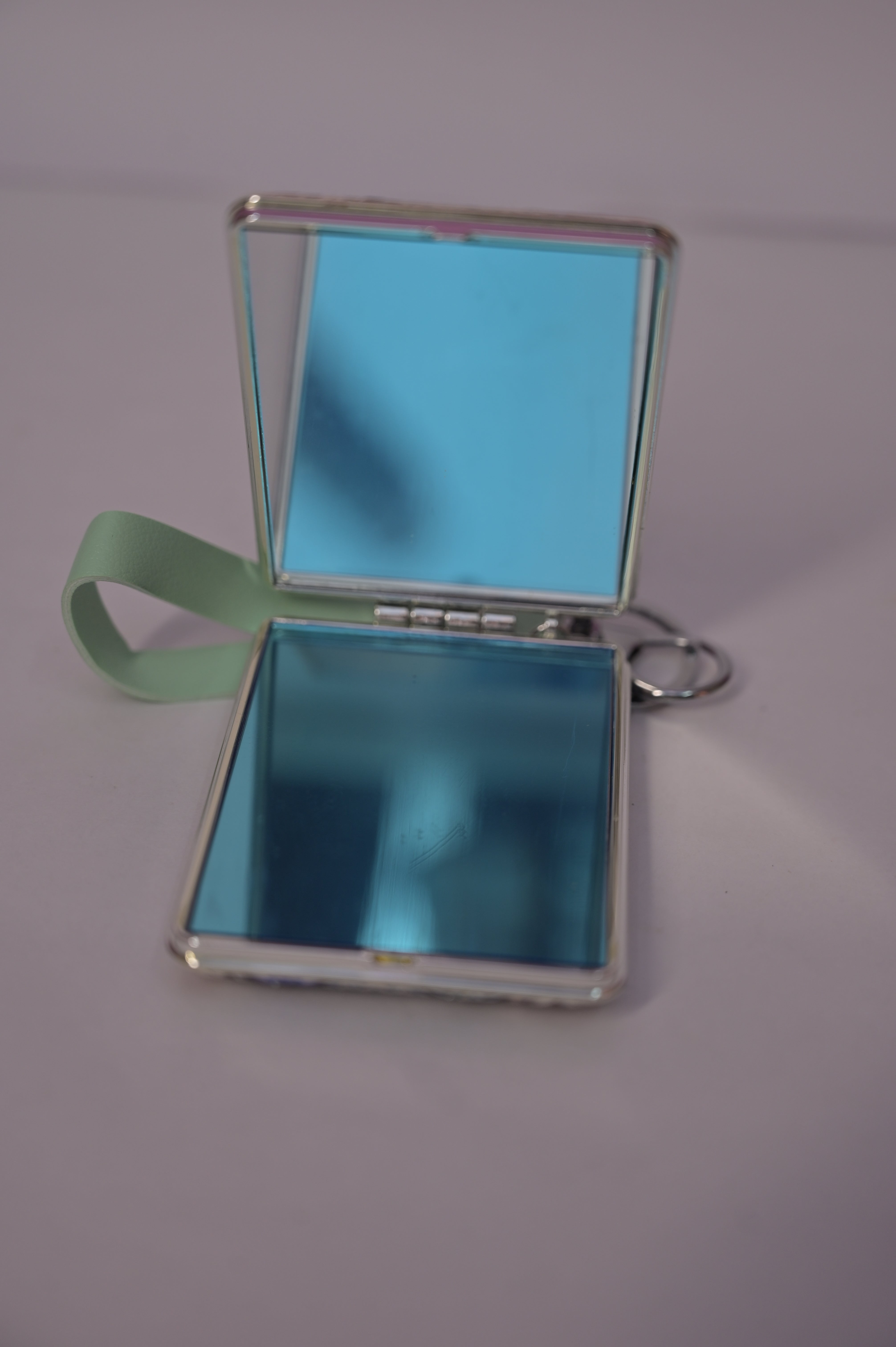 Portable Cosmetic mirror